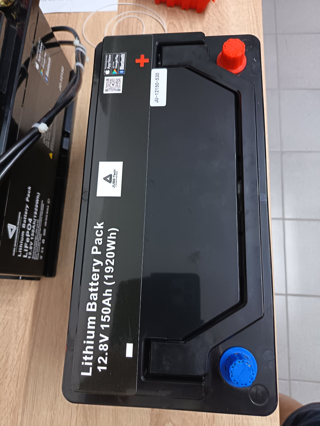 JUBE JU-12150 – LiFePO₄ 150Ah Wohnmobil Batterie im H8-Format und Zugriffsschutz