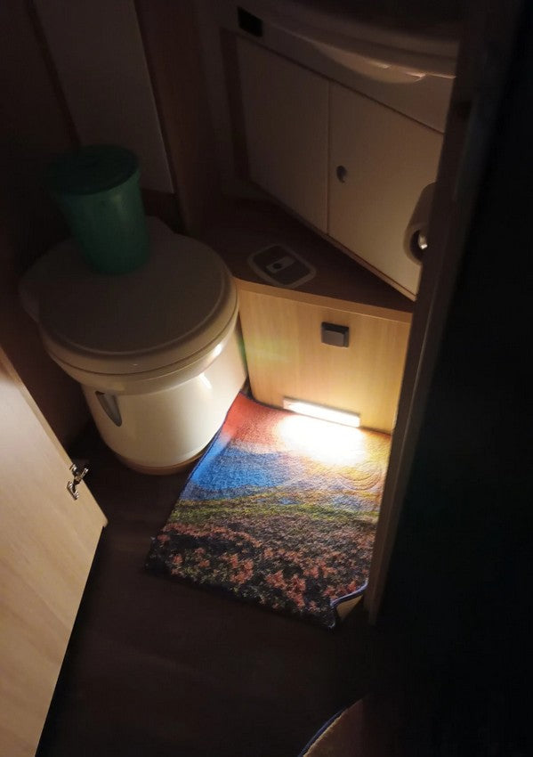 Ultradünne LED-Unterbauleuchte mit Bewegungssensor – magnetisch, kabellos, aufladbar (Nur echt mit 5 Farbmodi!) — 30cm